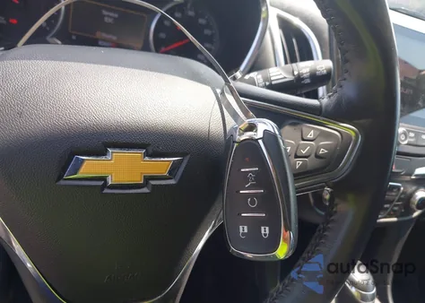 2019 Chevrolet Equinox Lt z USA, uszkodzony, nr VIN 2GNAXVEX4K6197422